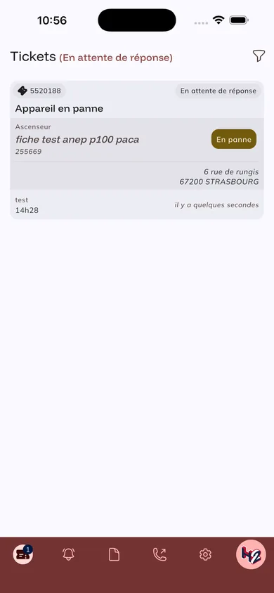 Écran des tickets de l'application H2 mobile : un ticket « Appareil en panne » en attente de réponse